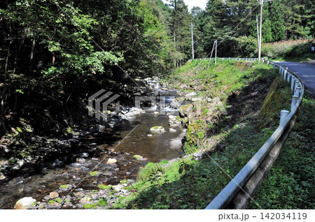 渓流釣りの穴場、渡良瀬川支流の黒坂石川 渓流釣りの穴場、渡良瀬川支流の黒坂石川 142034119
