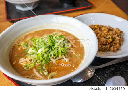 とても美味しい日本の岡山県のラーメン 142034350