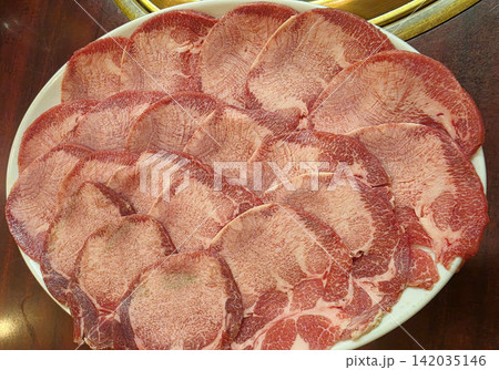 焼肉　牛タン　ハラミ　ロース　イカ　豚ロース 142035146