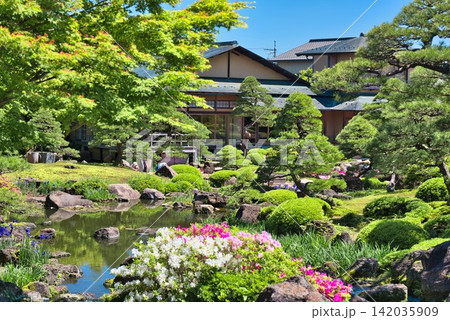 【由志園】の池泉牡丹 (島根県) 【由志園】の池泉牡丹 (島根県) 142035909