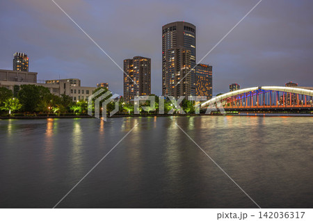 水都大阪夜景　OAPタワー　大阪市 142036317
