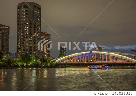 水都大阪夜景 OAPタワー 桜宮橋 大阪市 水都大阪夜景 OAPタワー 桜宮橋 大阪市 142036319