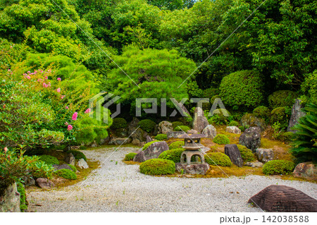 友禅苑 静かなひとときを昭和の名園で過ごす贅沢 友禅苑 静かなひとときを昭和の名園で過ごす贅沢 142038588