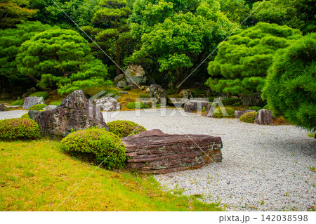 友禅苑 静かなひとときを昭和の名園で過ごす贅沢 友禅苑 静かなひとときを昭和の名園で過ごす贅沢 142038598