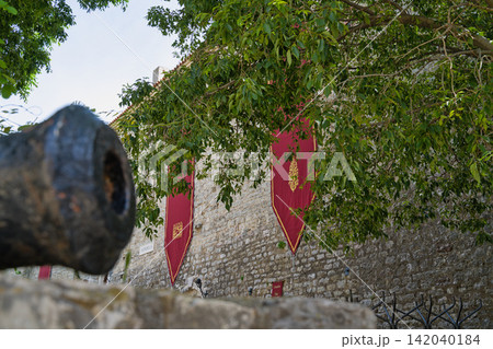Ancient cannon in Budva Old Town Ancient cannon in Budva Old Town 142040184