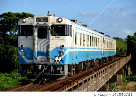 高徳線を走るキハ47系普通列車2両 高徳線を走るキハ47系普通列車2両 142040721
