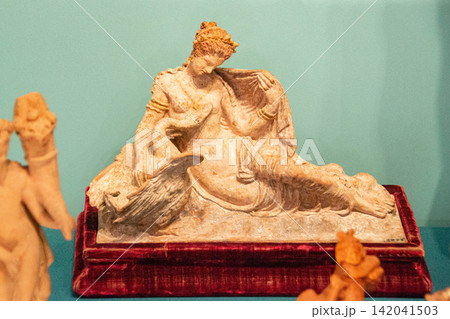 Ancient roman marble statue. Antique sculpture. High quality photo Ancient roman marble statue. Antique sculpture. High quality photo 142041503