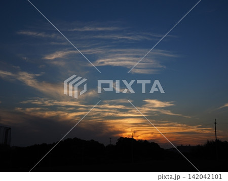 幻想的な夕景 幻想的な夕景 142042101