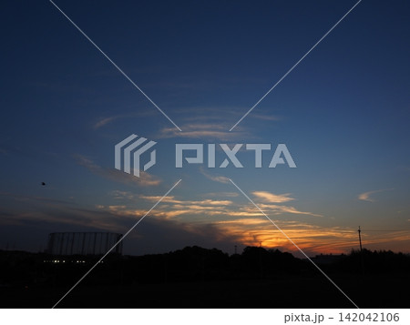 幻想的な夕景 142042106