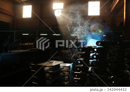 metal welding worker at factory metal welding worker at factory 142044432