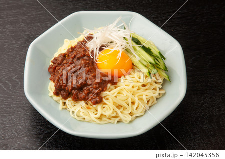 ジャージャー麺 ジャージャー麺 142045356