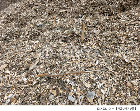 Shredded Wood Chips Blend Creating a Textured Earth Tone Landscape Shredded Wood Chips Blend Creating a Textured Earth Tone Landscape 142047901