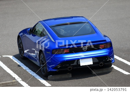 青い国産スポーツカー　イメージ 142053791