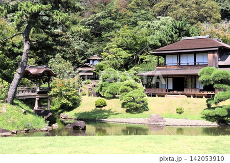 夏の三溪園 臨春閣 横浜市 神奈川県 夏の三溪園 臨春閣 横浜市 神奈川県 142053910