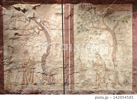 Ancient Chinese tomb frescoes, figures under tree panels from Tang dynasty GuoXing tomb exhibited in the Jinyang Ancient City Archaeological Museum, Taiyuan Shanxi China. Ancient Chinese tomb frescoes, figures under tree panels from Tang dynasty GuoXing tomb exhibited in the Jinyang Ancient City Archaeological Museum, Taiyuan Shanxi China. 142054585