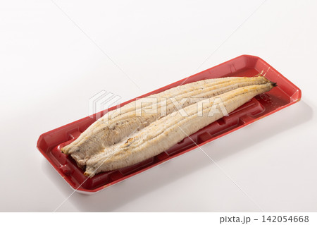 ［中国産うなぎ］うなぎ　白焼き　深蒸し 142054668