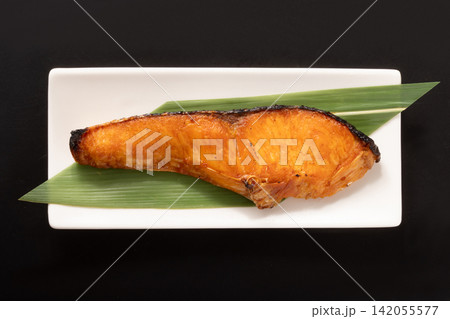 ［チリ産　新潟加工］トラウトサーモン焼き（本造り　塩干し） 142055577