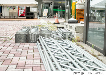 足場 資材 鉄骨の素材画像 足場 資材 鉄骨の素材画像 142058969