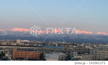 夕焼けの立山連峰 夕焼けの立山連峰 142061171