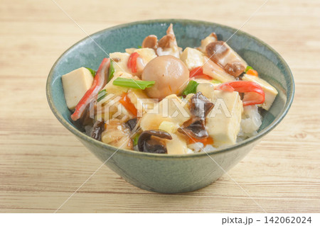 豆腐の中華丼 豆腐の中華丼 142062024