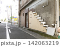 繁華街の駐車禁止区域 142063219