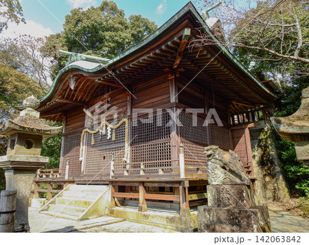 佐賀県小城市の羊羹資料館前の高台にある須賀神社 佐賀県小城市の羊羹資料館前の高台にある須賀神社 142063842