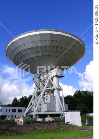 野辺山宇宙電波観測所の45mミリ波電波望遠鏡 野辺山宇宙電波観測所の45mミリ波電波望遠鏡 142068601