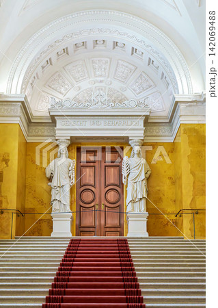 Antiquarium of Munich Residence. Renaissance halls and Treasury 142069488