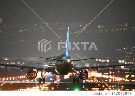 大阪伊丹空港 千里川土手 A321夜間離陸 練炭 大阪伊丹空港 千里川土手 A321夜間離陸 練炭 142072977