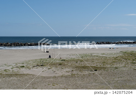 宮城県仙台市若林区荒浜 秋の深沼海水浴場の景色 宮城県仙台市若林区荒浜 秋の深沼海水浴場の景色 142075204