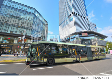 《愛知県》名古屋都市風景 栄を走る新交通システムSRT 《愛知県》名古屋都市風景 栄を走る新交通システムSRT 142075274