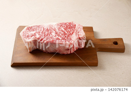 霜降り肉 霜降り肉 142076174