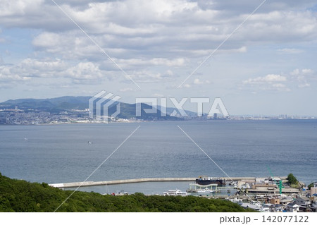明石海峡と神戸の風景 142077122