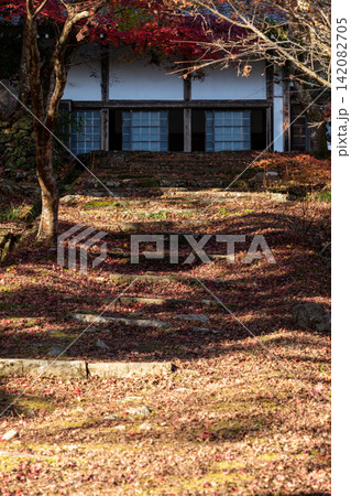静岡県周智郡森町橘 大洞院と境内の風景 静岡県周智郡森町橘 大洞院と境内の風景 142082705