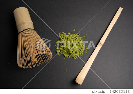 抹茶の緑と竹の質感で和風を伝える落ち着いた構成. 抹茶の緑と竹の質感で和風を伝える落ち着いた構成. 142083138