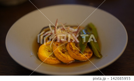 夏野菜の焼き浸し ズッキーニとなすとピーマンの和風小鉢 夏野菜の焼き浸し ズッキーニとなすとピーマンの和風小鉢 142085955