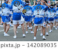 伝統の徳島阿波踊り 142089035
