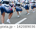 伝統の徳島阿波踊り 142089036