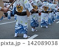 伝統の徳島阿波踊り 142089038