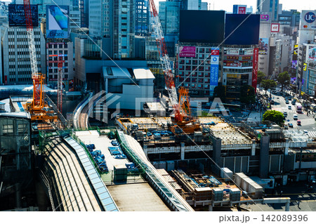 東京再開発 工事が続く渋谷駅東口の俯瞰 2026.07 a-2 高彩度コントラスト 東京再開発 工事が続く渋谷駅東口の俯瞰 2026.07 a-2 高彩度コントラスト 142089396