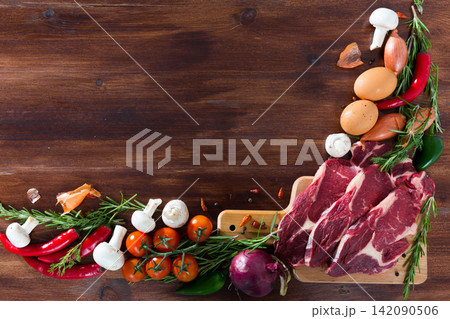 Food frame of veal and vegetables Food frame of veal and vegetables 142090506