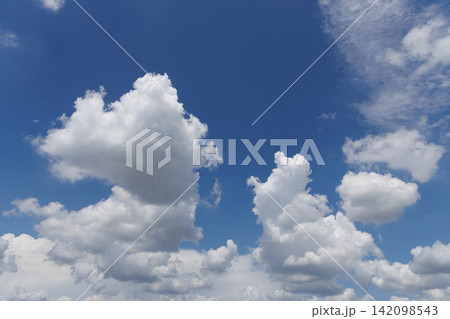 青空と白い雲 青空と白い雲 142098543
