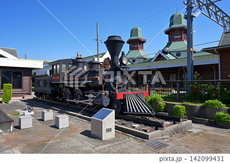 JR若狭本郷駅 機関車義経号のレプリカ(福井県大飯郡おおい町) JR若狭本郷駅 機関車義経号のレプリカ(福井県大飯郡おおい町) 142099431