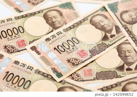 たくさんの一万円札 たくさんの一万円札 142099652