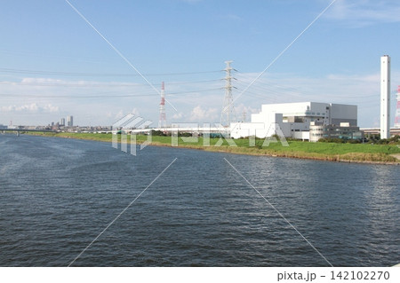 市川大橋から望む江戸川放水路と市川市クリーンセンター 市川大橋から望む江戸川放水路と市川市クリーンセンター 142102270