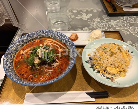 担々麺とチャーハンの中華料理ランチ 担々麺とチャーハンの中華料理ランチ 142103860