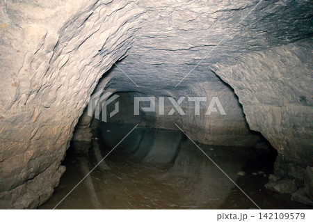 partially flooded underground caves catacomb partially flooded underground caves catacomb 142109579