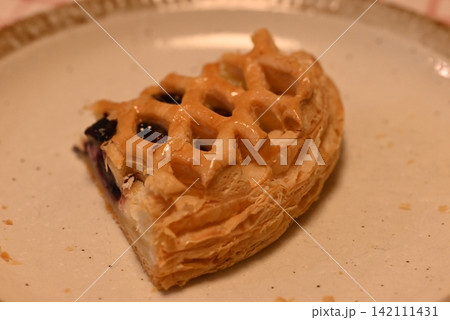 甘酸っぱい美味しいブルーベリーパイ 142111431