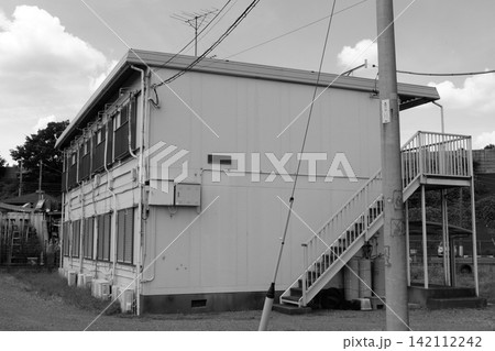 住宅街のアパート 住宅街のアパート 142112242