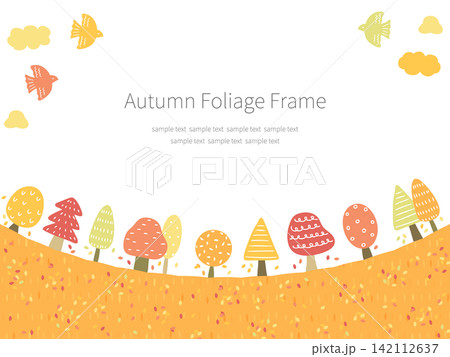曲線に並んだ紅葉する木々の北欧風の秋フレームイラスト 曲線に並んだ紅葉する木々の北欧風の秋フレームイラスト 142112637